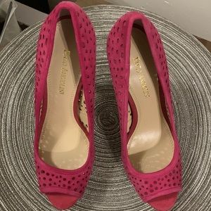 Like new Enzo Angiolini Sully fuchsia suede pumps size‎ 7M